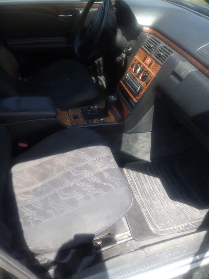 Mercedes-E200