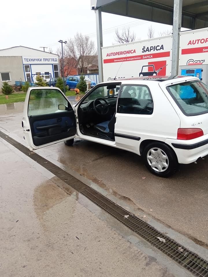 Pežo-106-2001-g