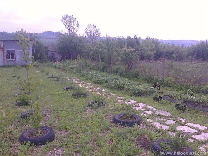 Plac 8 a u Velikoj Mostanici