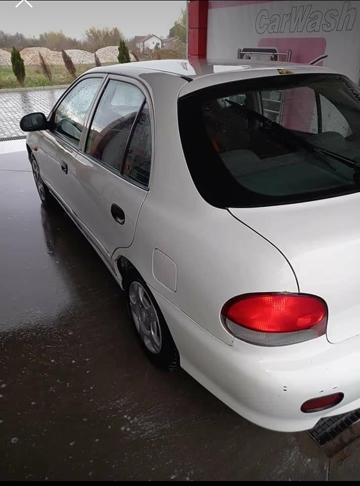 Hyundai-Accent-1-5-ben-automatic