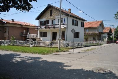prodajem prizemlje kuce u Mladenovcu