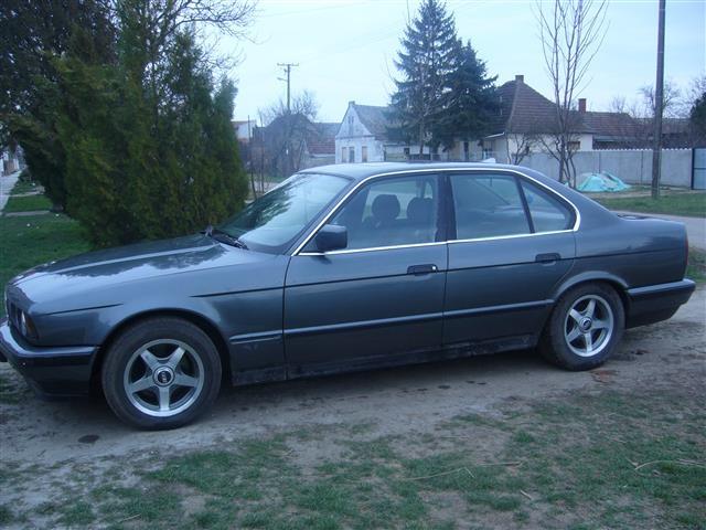 BMW-525--90