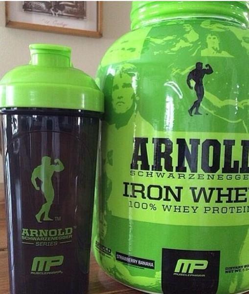 Arnold-Iron-WHEY-2-27kg-+-Arnold-sejker
