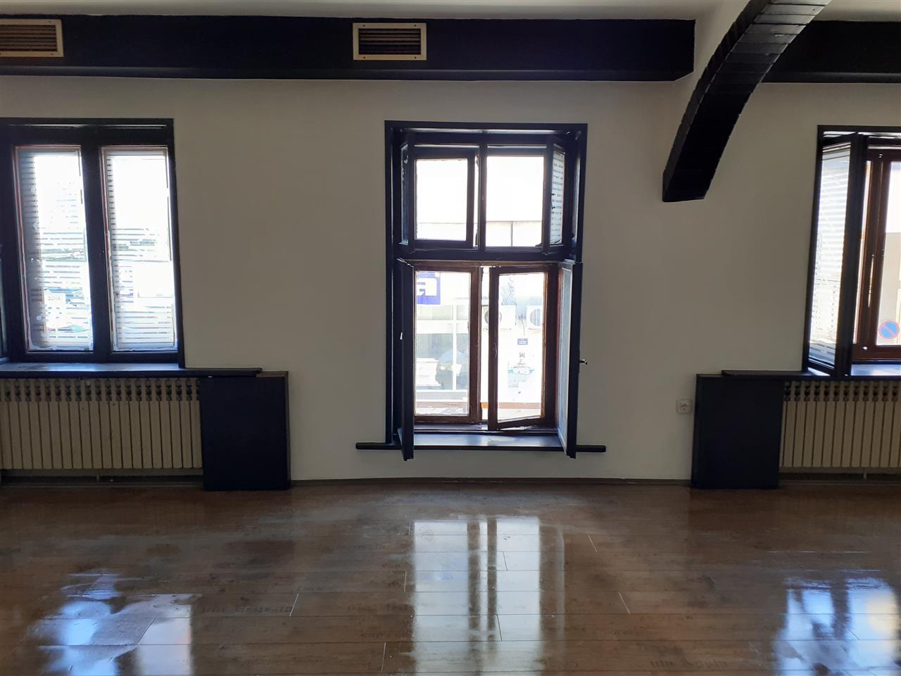 POSLOVNI-PROSTOR-U-STROGOM-CENTRU-GRADA-