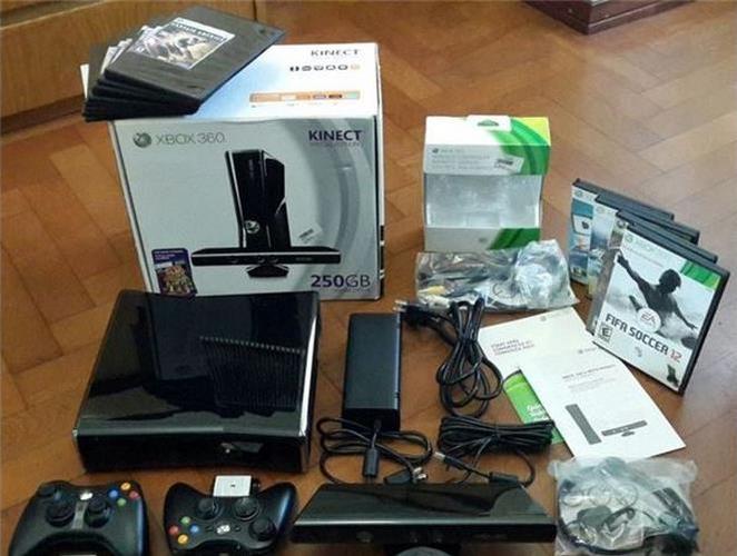 Xbox 360 slim 320GB RGH 2 dzojstika kinect