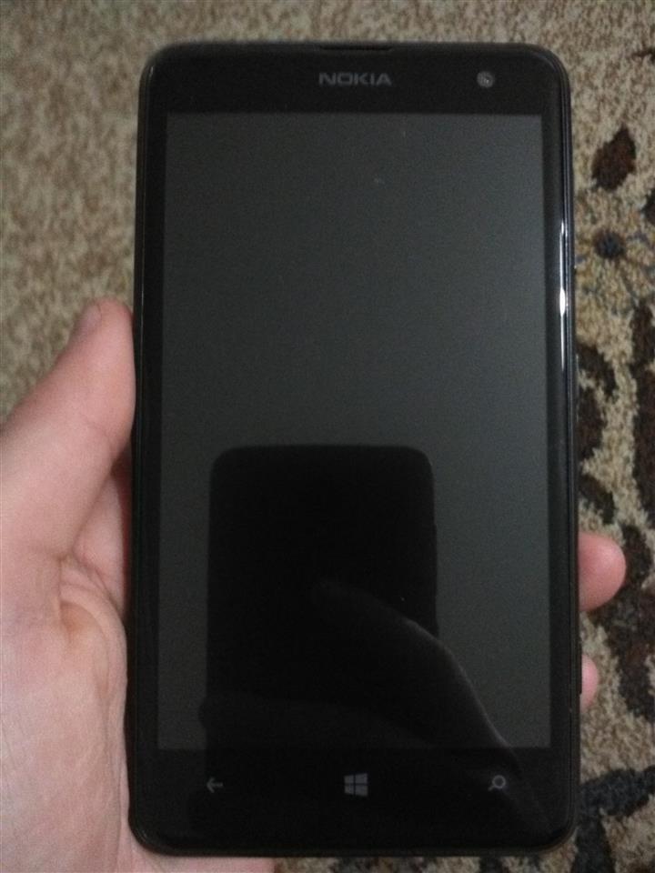 Nokia-Lumia-625--POVOLJNO--