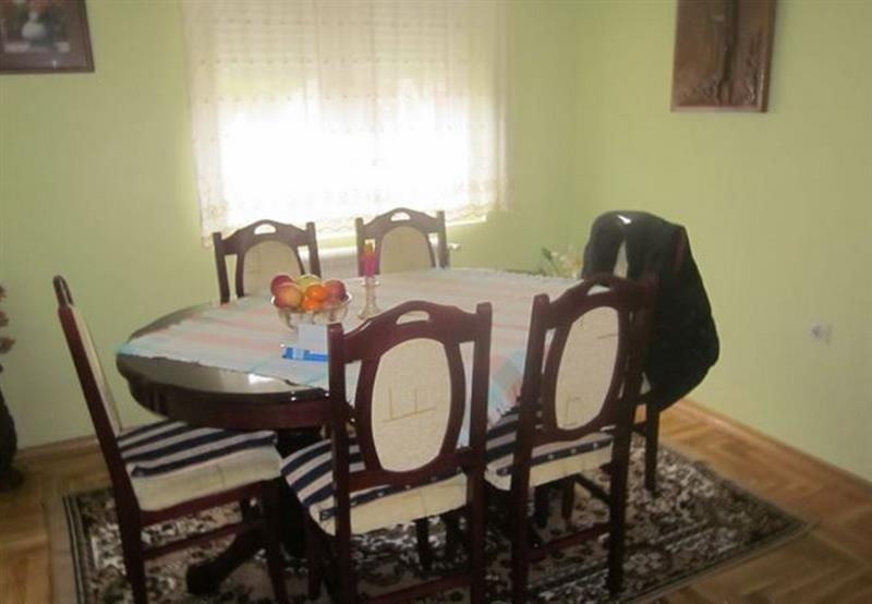 Kuca-od-200m2-u-Novi-Sad