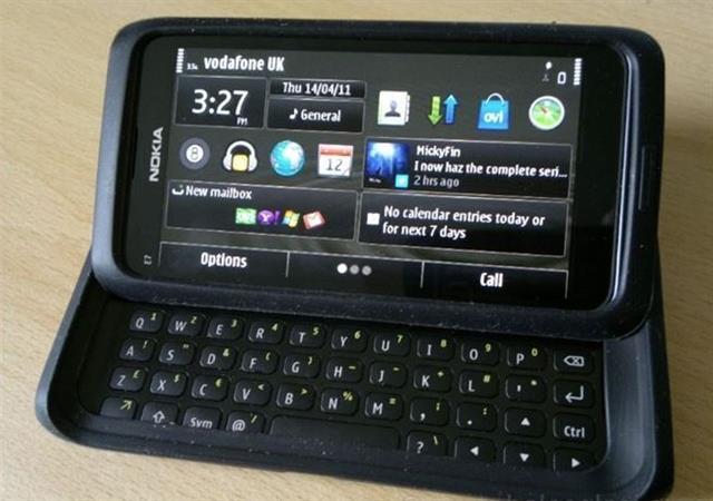 Nokia E7