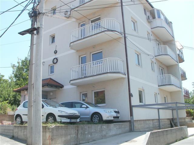 Stan 75 m2 - Zikina 16B