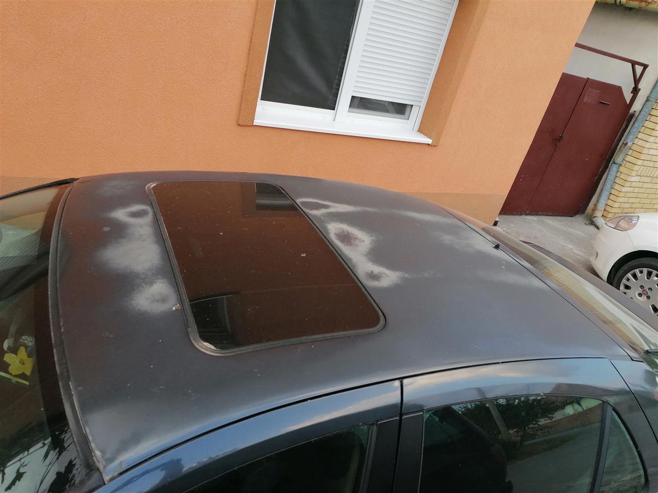 Renault-Laguna
