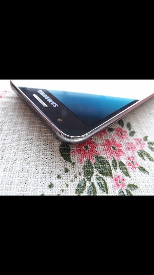 Telefon-j5-2015