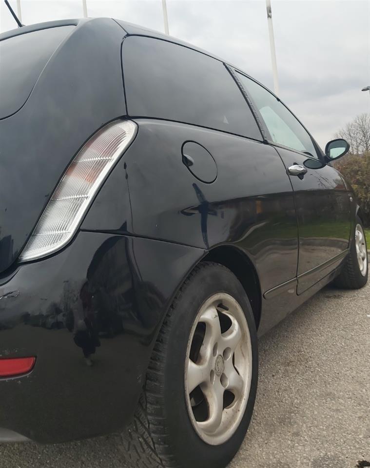 Lancia-Ypsilon-1-4-