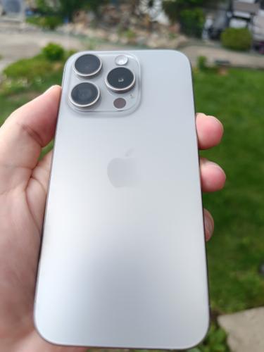 iPhone 15 PRO / 128 GB / Silver