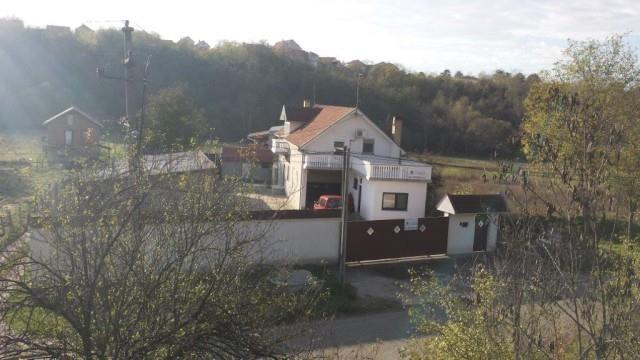 Kuca od 420m2 u Zeleznik