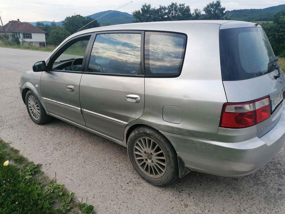 Kia-carens