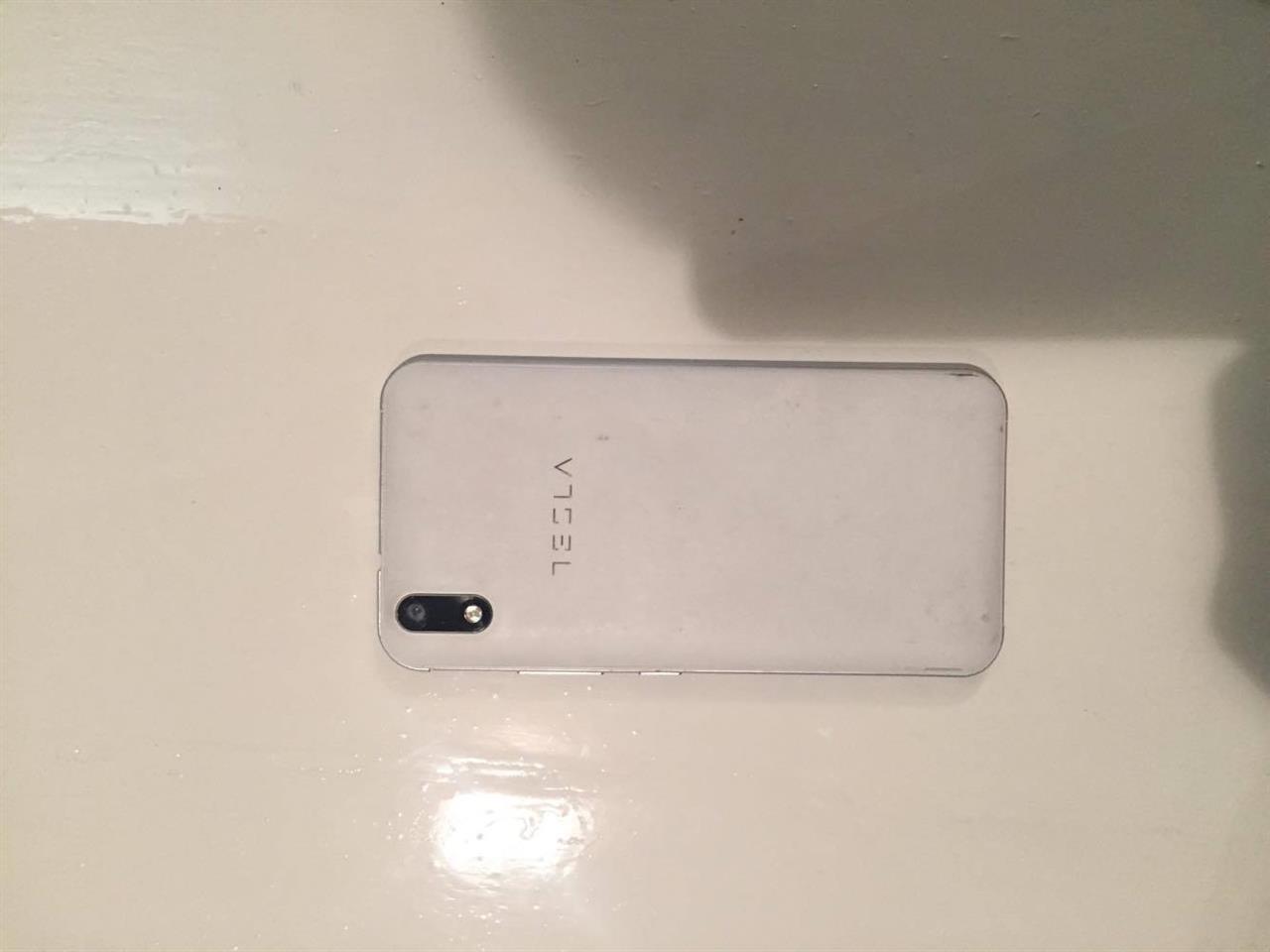 Tesla-Smartphone-6-1