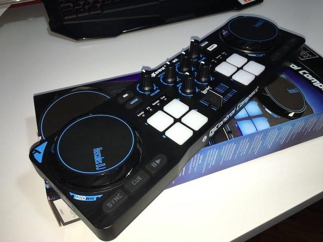 HERCULES DJControl Compact AKCIJA