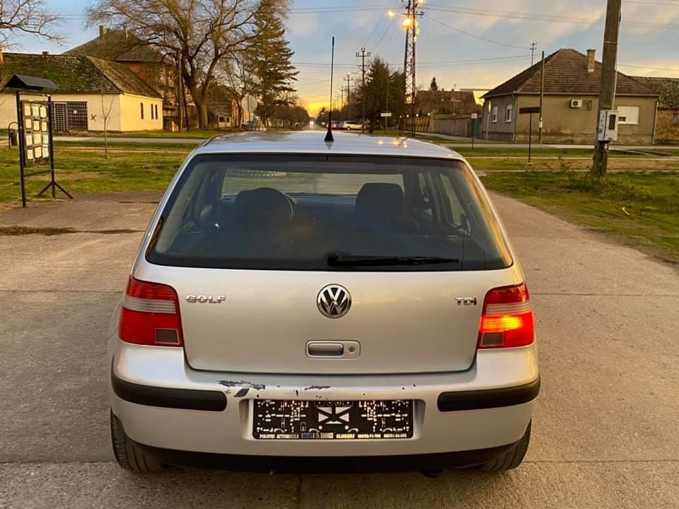 VW-GOLF-4