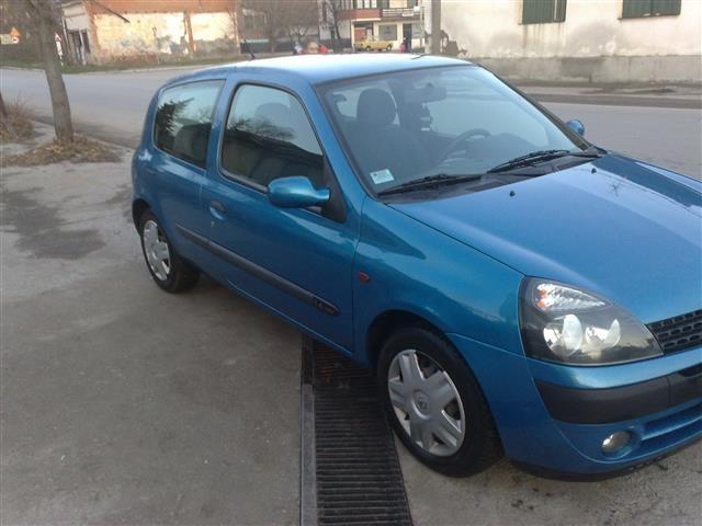 Renault Clio 1.4 -01