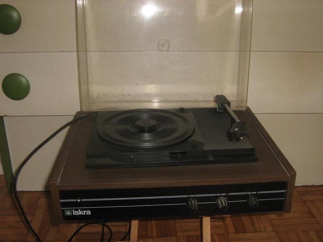 Gramofon Iskra