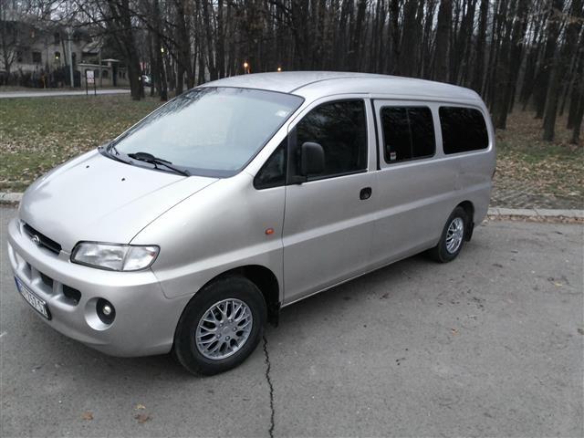 Hyundai-H-1--01