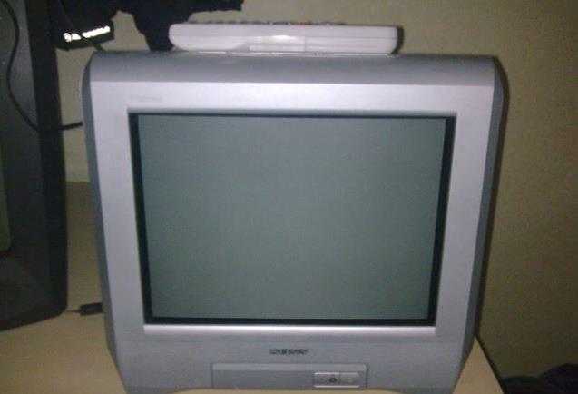 TV Sony E37 ravan ekran