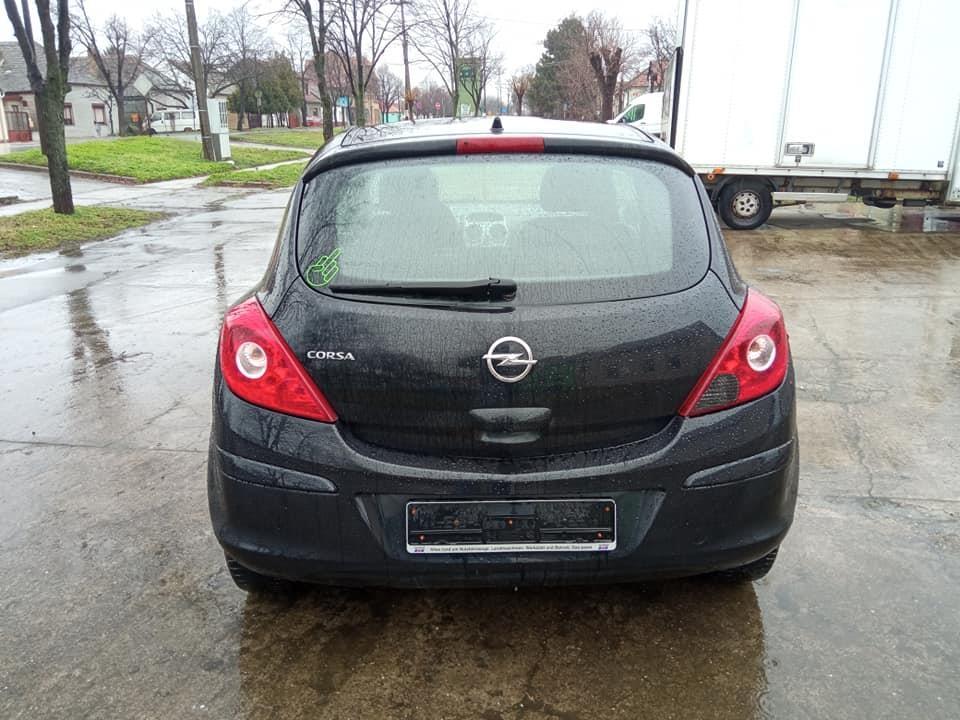 Opel-corsa-2013