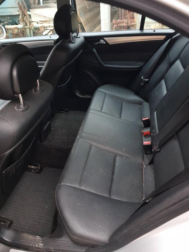 Prodajem-mercedes-c-220