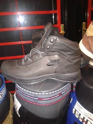 NIKE KOZNE CIPELE