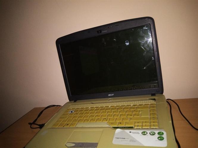 Prodajem laptop