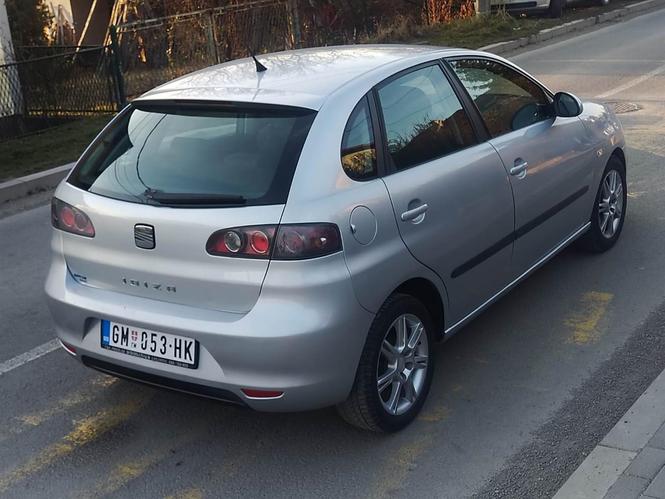 Prodajem automobil