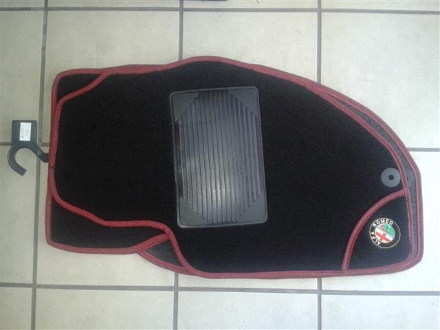 Alfa Romeo 166,   Patosnice tepih