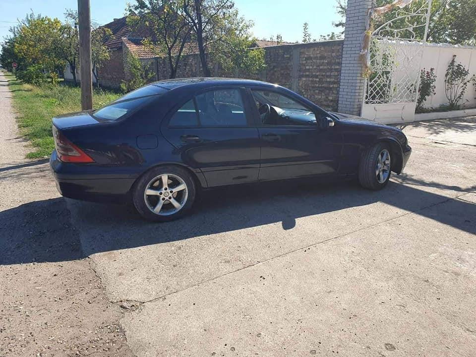 MERCEDES-220-CDI