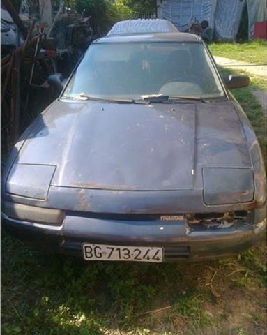 Mazda 323F cela u delovima