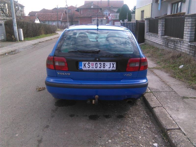 Volvo-V40--00
