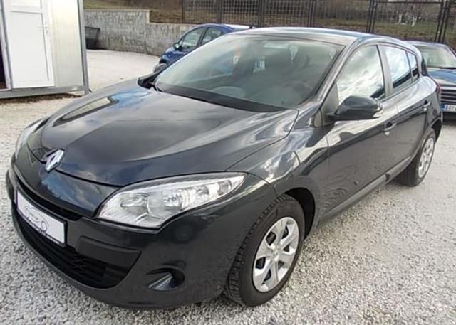 Renault-Megane-1-5-DCi--10