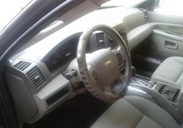 Jeep-Grand-Cherokee-Laredo