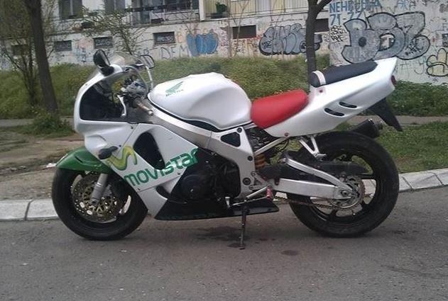 Honda-CBR-900-RR