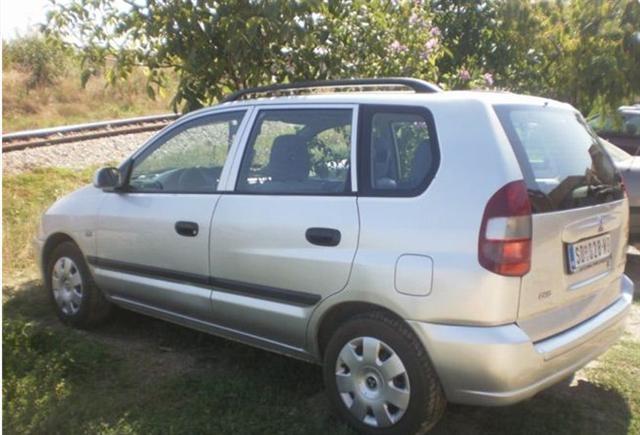 Mitsubishi Space Runner 1.9 DID -02