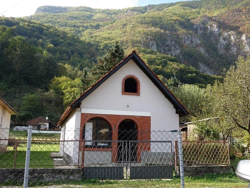 KUĆA-u-centru-Perućca