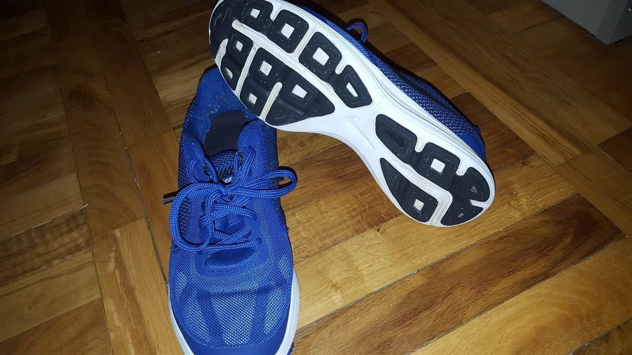 Prodajem-Nike-patike--