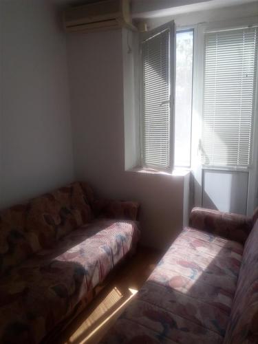Izdajem stan u Baru pored mora