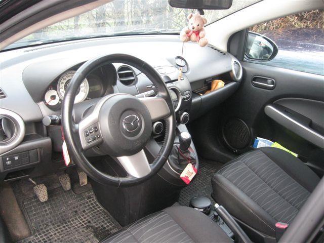 Mazda-2--09-