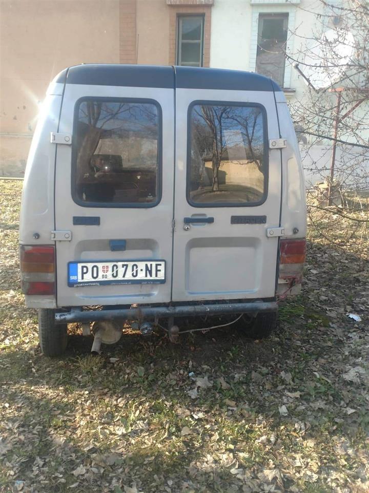 Prodajem-auto-