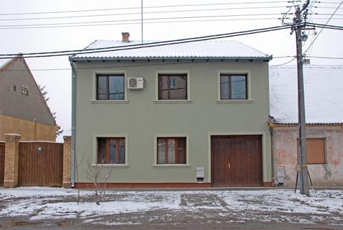 KUĆA SA TRI STANA