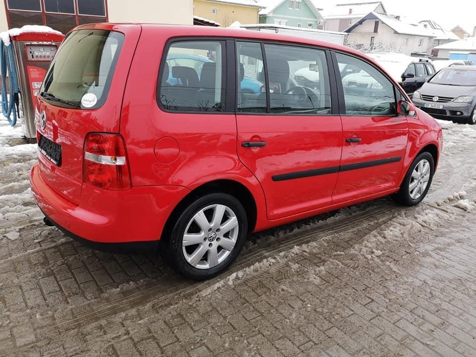 VW-Touran----1-6-benzin