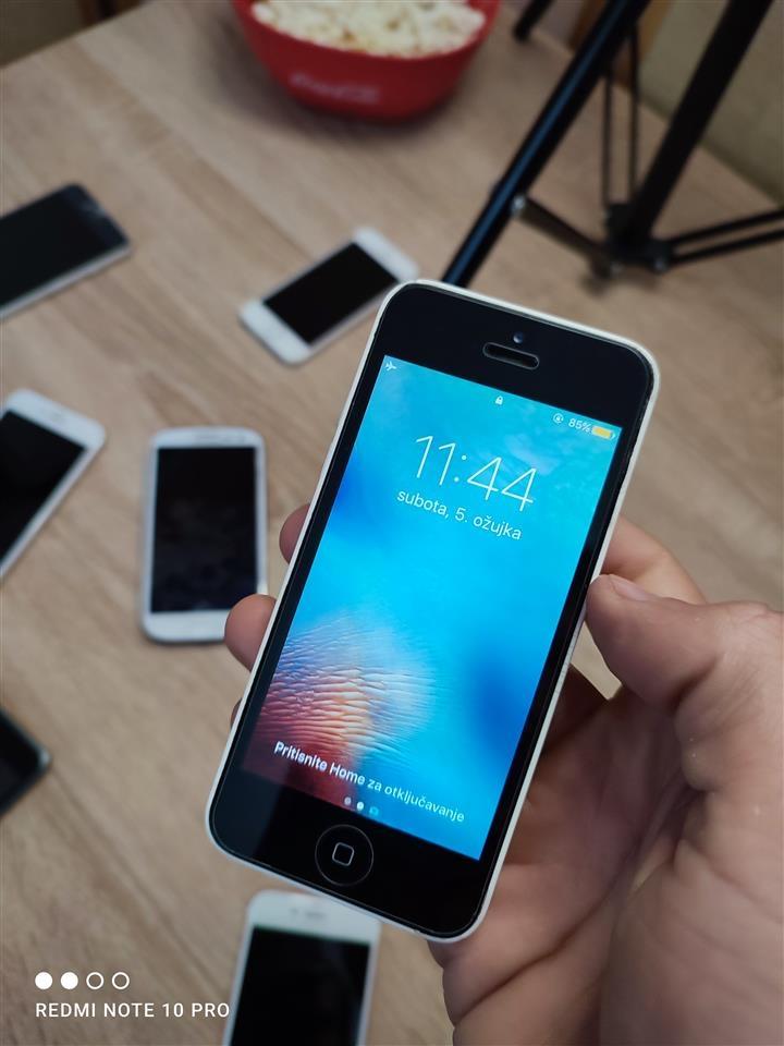 iPhone-5c-Odlican-primerak
