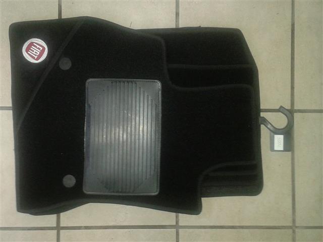 Fiat-500-L----Patosnice-tepih