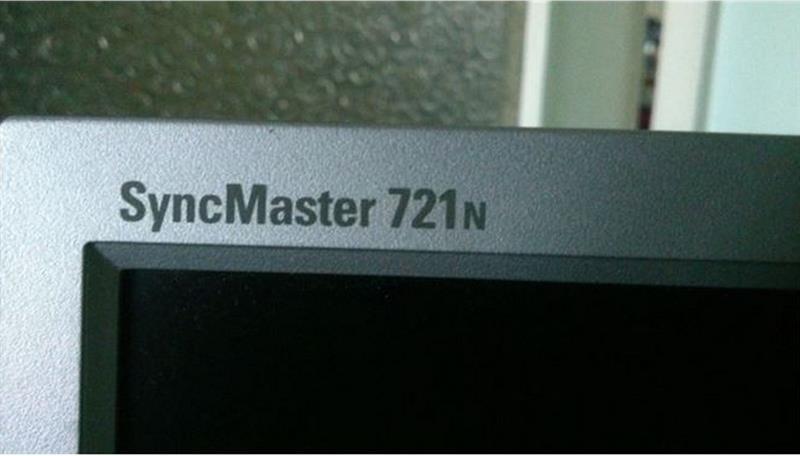 Samsung-721N-17-