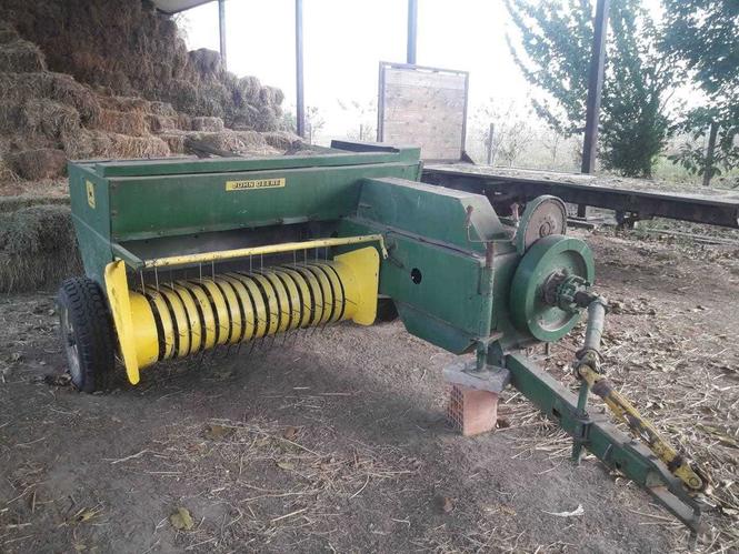Pressa JOHN DEERE